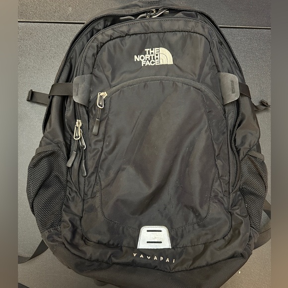 The North Face Other - The North Face Black Yavapai Backpack